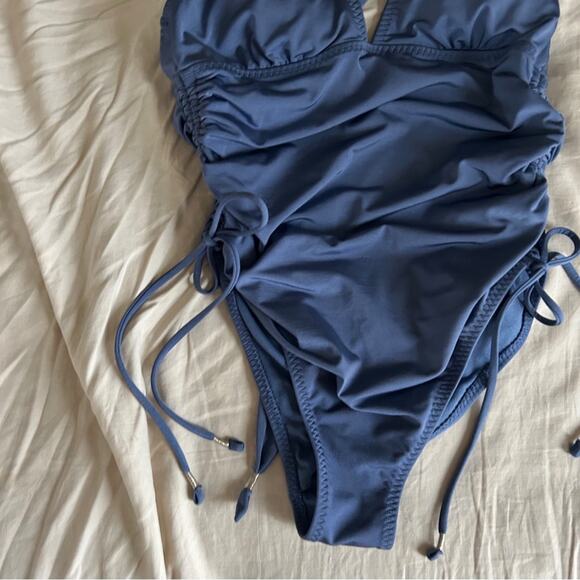 SALE💝 Athleta One Piece Swimsuit - Picture 4 of 8
